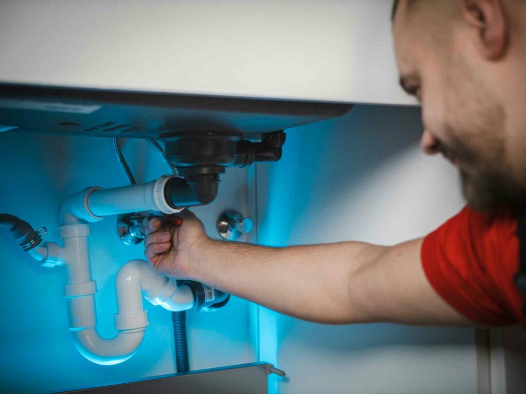 Prace hydrauliczne i elektryczne w domu